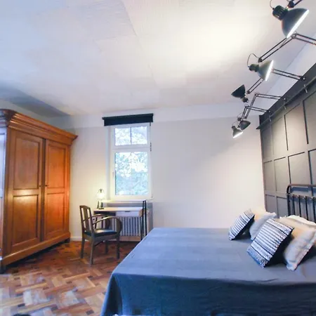 Alte Schule Gästehaus - The principal's rooms Appartment Bitburg Extérieur photo